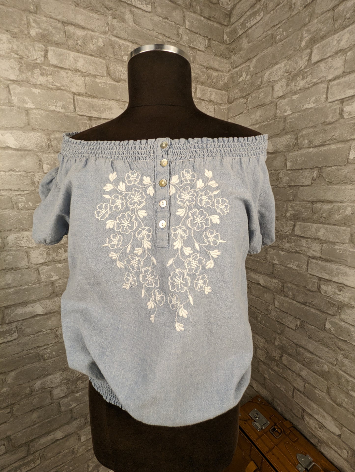 Chambray paysane blouse