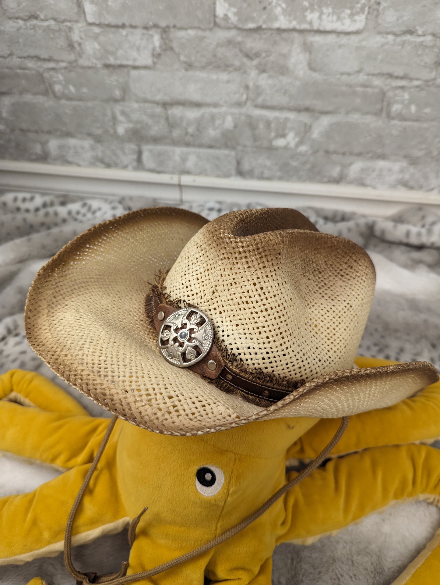 Authentic mountain straw hat