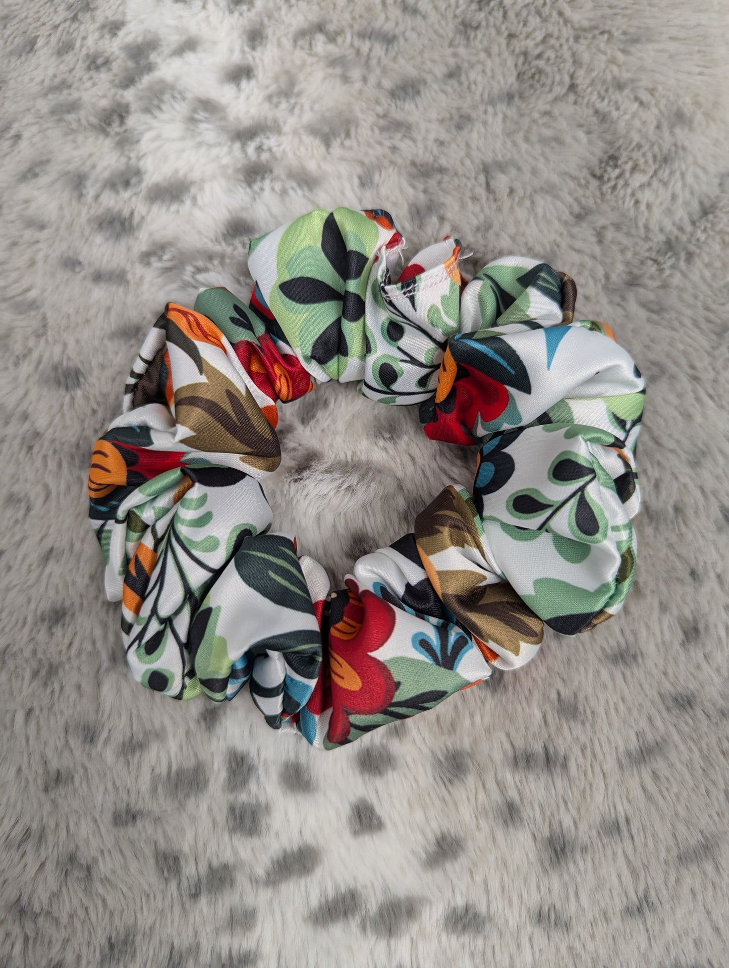 Vintage floral field scrunchie