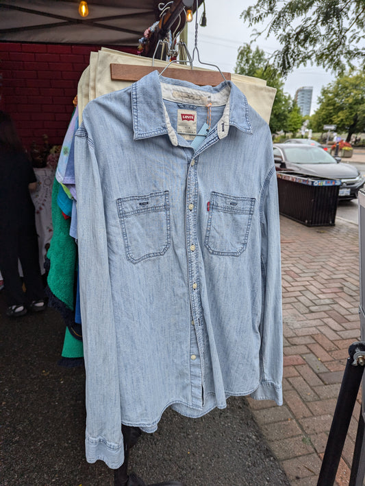 Light blue Levi's jean shirt