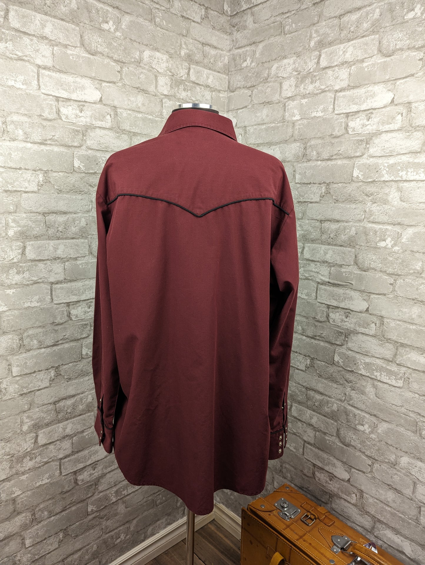 Vintage long sleeve burgundy western shirt