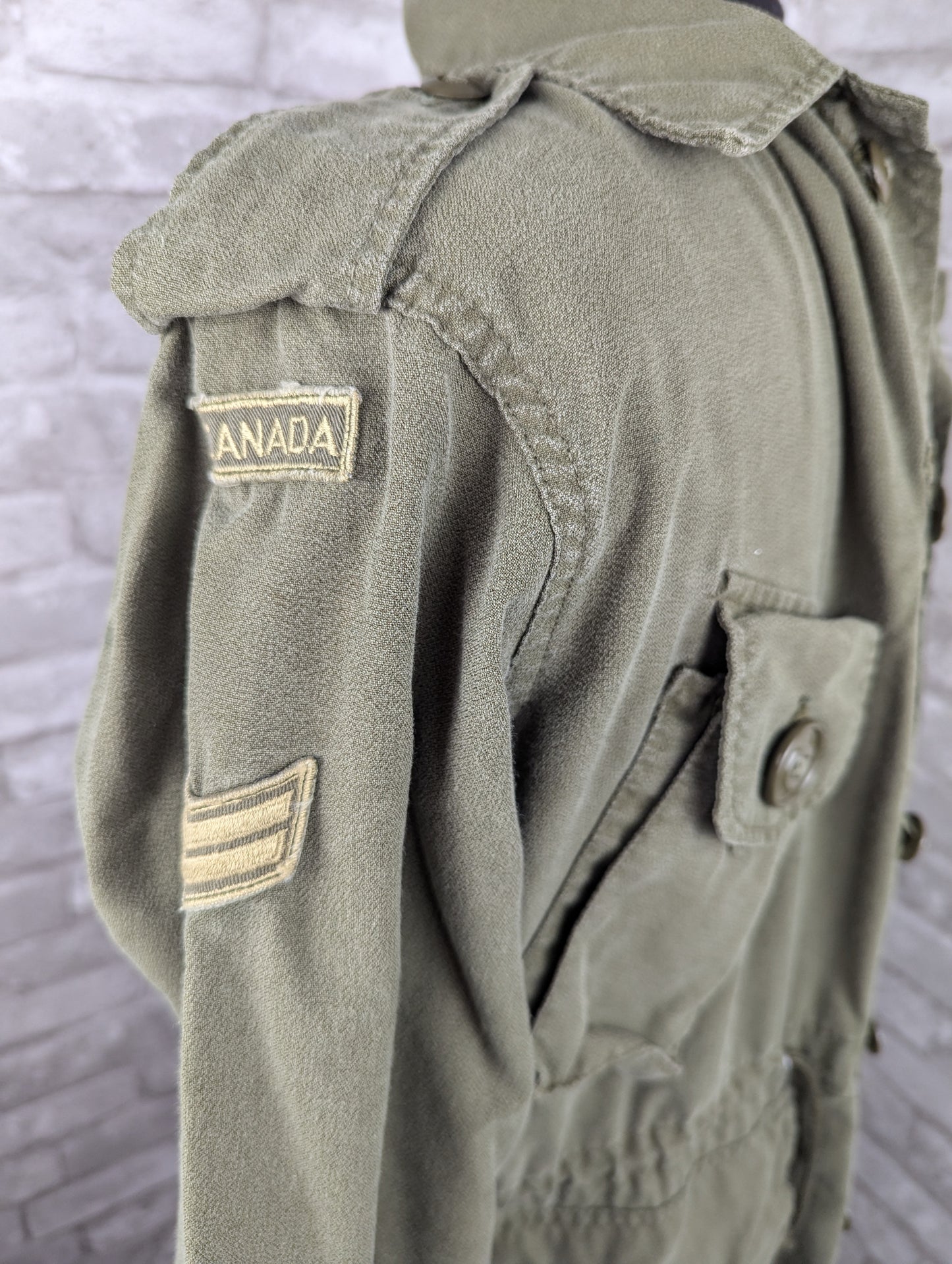 Vintage 1983 Canadian Forces Caporal combat coat