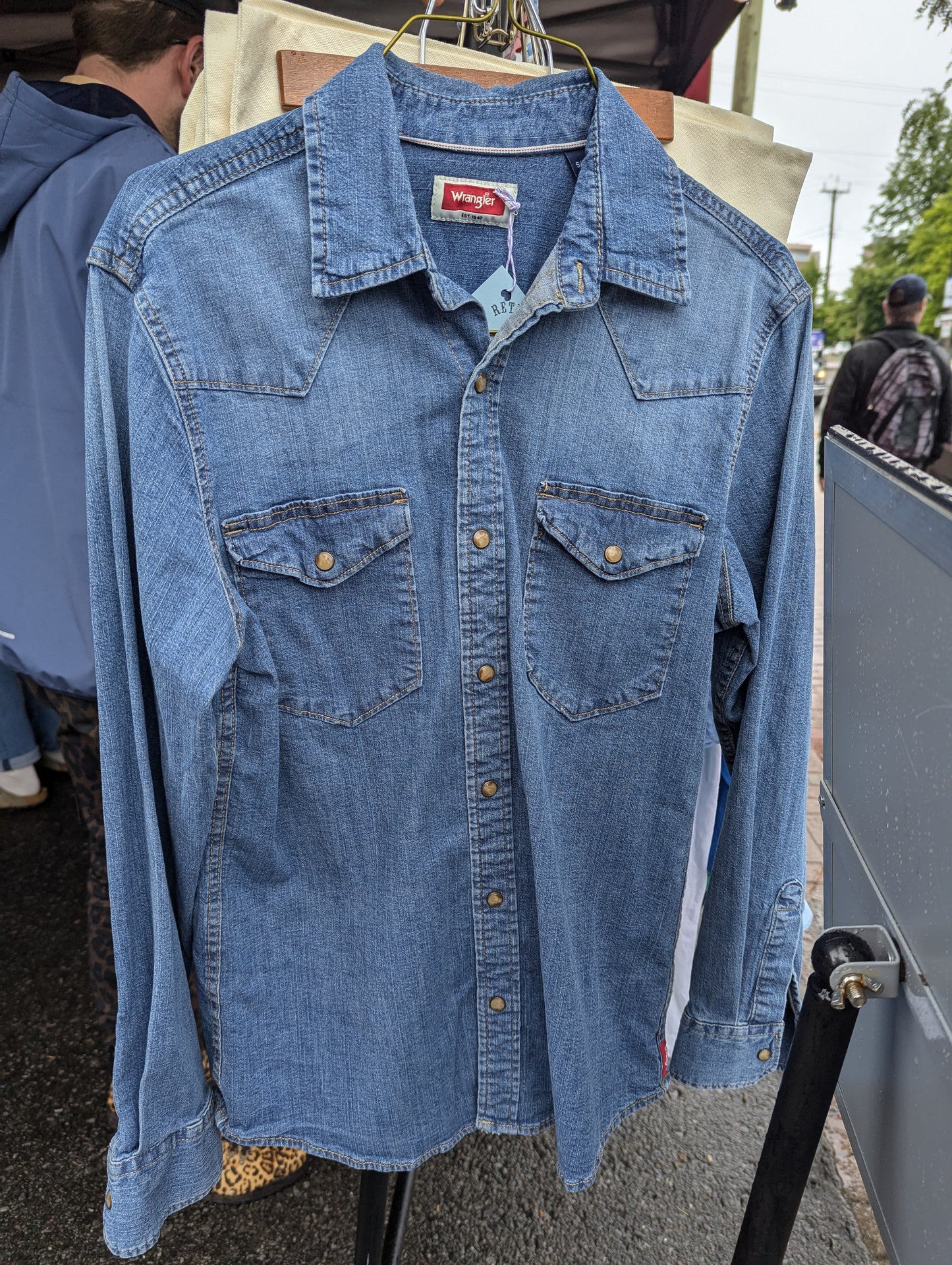 Retro fit Wrangler jean shirt