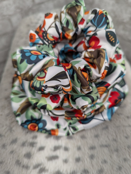 Vintage floral field scrunchie