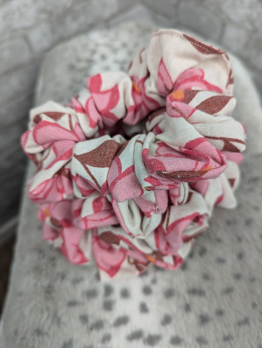 Vintage pink Dahlia scrunchies